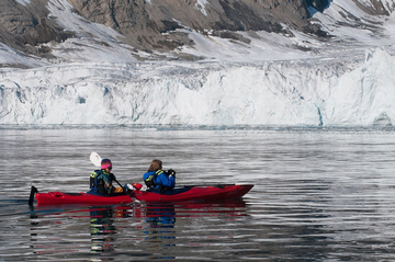 Kayaking in Spitsbergen Gerard Bodineau