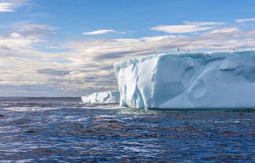 silversea-antarctica-cruise-antarctic-sound-tabular-iceberg